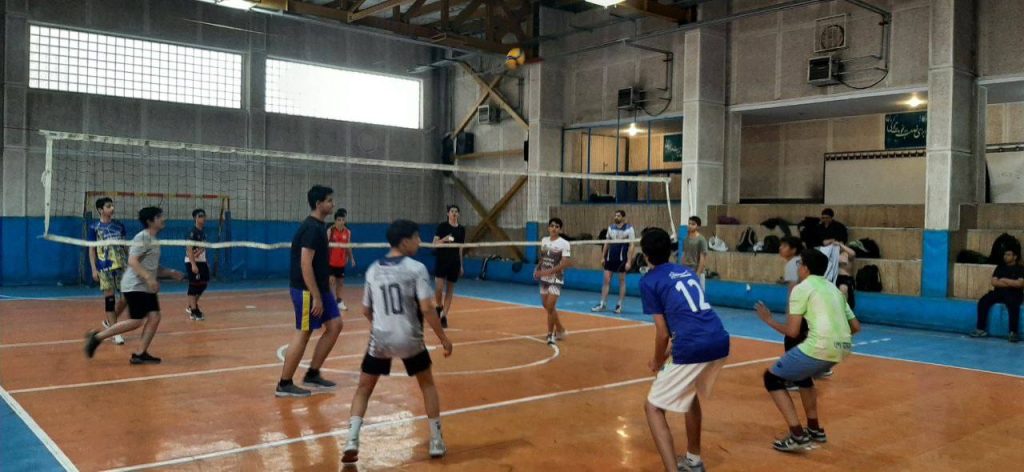 گزارش تصویری از تمرینات تیم والیبال دبیرستان سلام تجریش