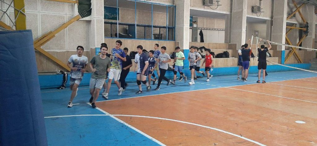 گزارش تصویری از تمرینات تیم والیبال دبیرستان سلام تجریش