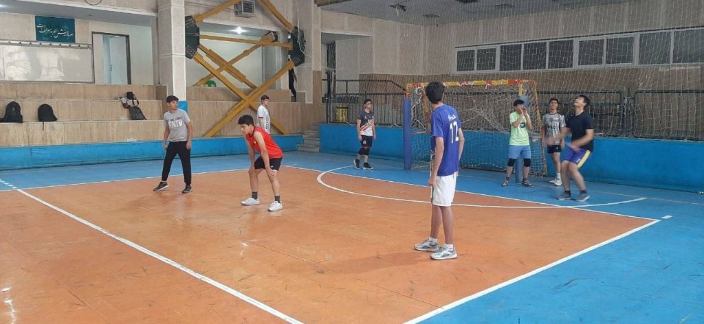 گزارش تصویری از تمرینات تیم والیبال دبیرستان سلام تجریش