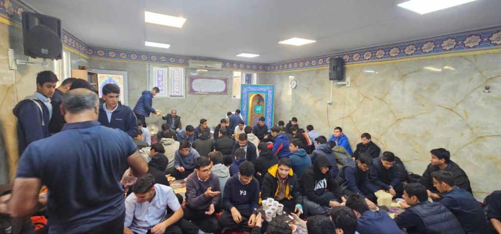 مراسم زیارت عاشورا و عزاداری حضرت زهرا (سلام‌الله‌علیها) در دبیرستان سلام تجریش