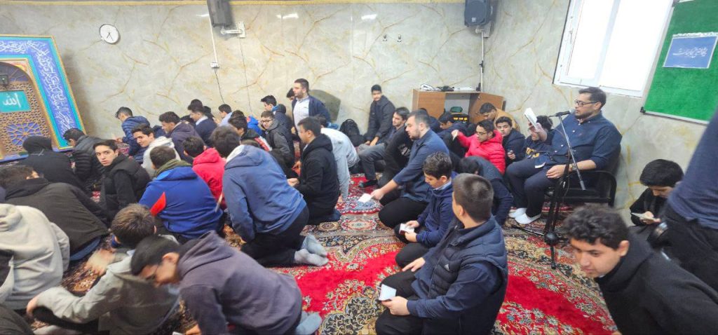 مراسم زیارت عاشورا و عزاداری حضرت زهرا (سلام‌الله‌علیها) در دبیرستان سلام تجریش