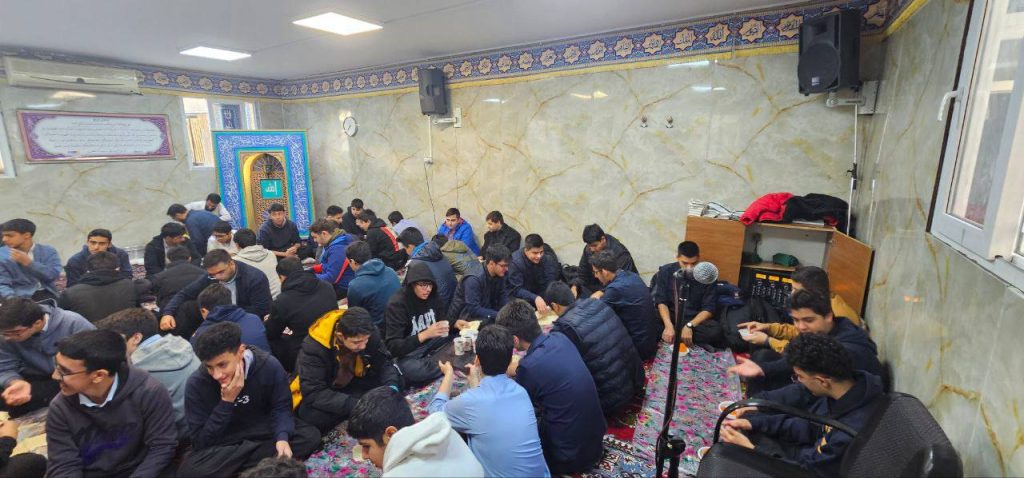مراسم زیارت عاشورا و عزاداری حضرت زهرا (سلام‌الله‌علیها) در دبیرستان سلام تجریش