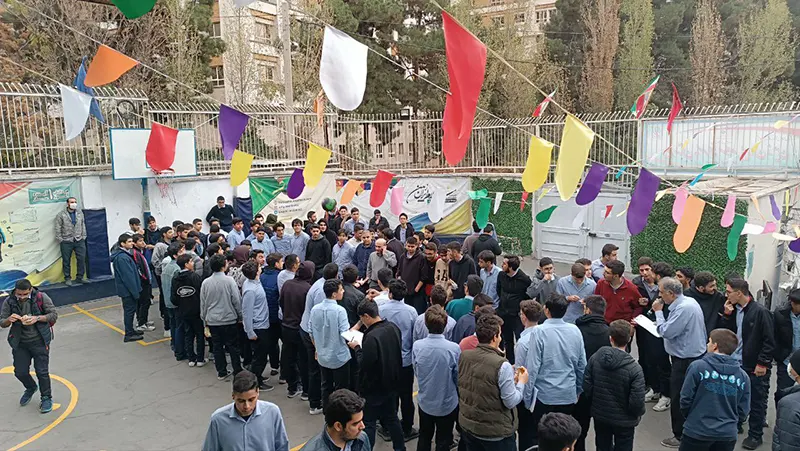 برگزارى مسابقات آمادگى جسمانى در دبيرستان سلام ايران زمين دوره دوم