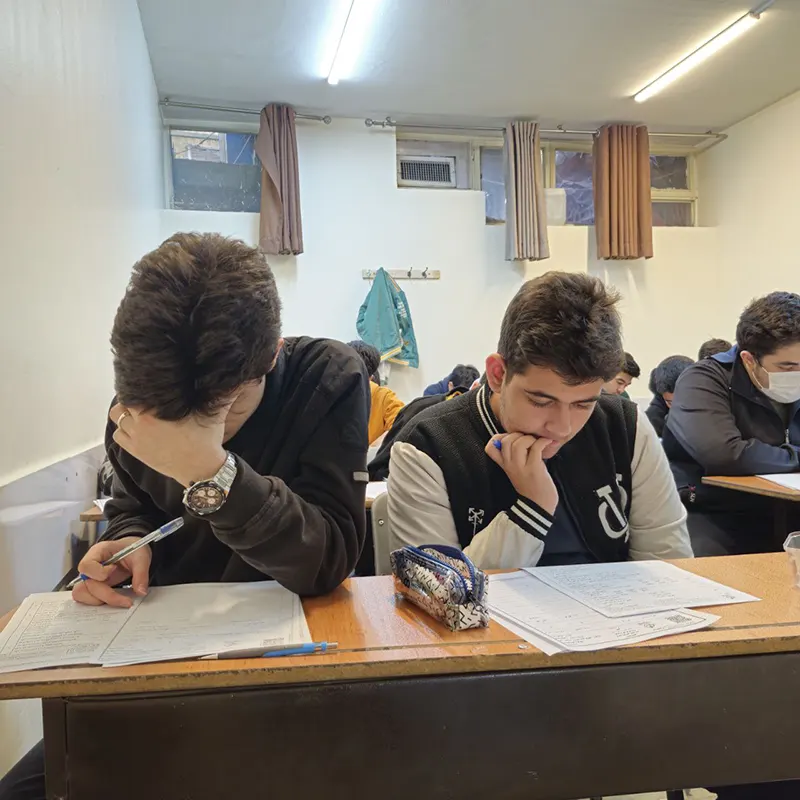 برگزارى آزمون هاى ميان نوبت اول در دبيرستان سلام نجم الثاقب