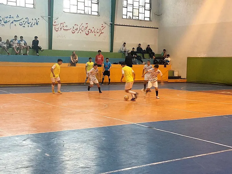 پیروزی تیم فوتبال دبیرستان سلام تجریش در نخستین دیدار رقابت های منطقه ۱ تهران