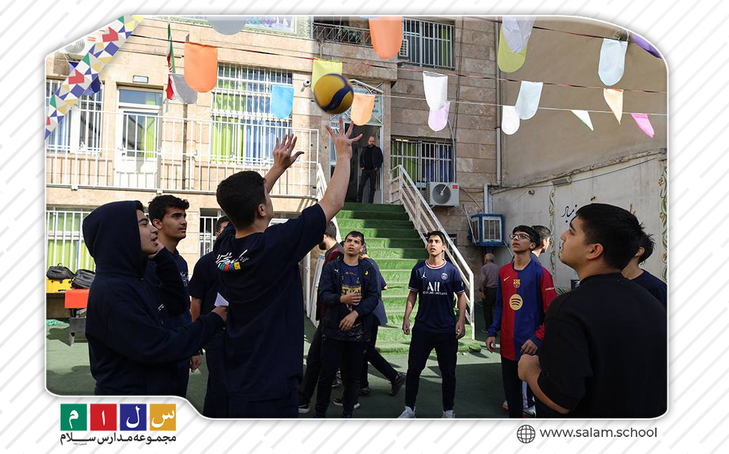 گزارش تصویری از ۱۳ آبان روز دانش آموز در مدرسه راهنمایی سلام تجریش