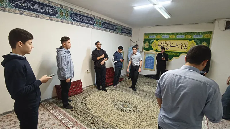 برگزاری کلاس های فرهنگی، تئاتر و فیلم کوتاه در دبیرستان سلام ایران زمین دوره دوم