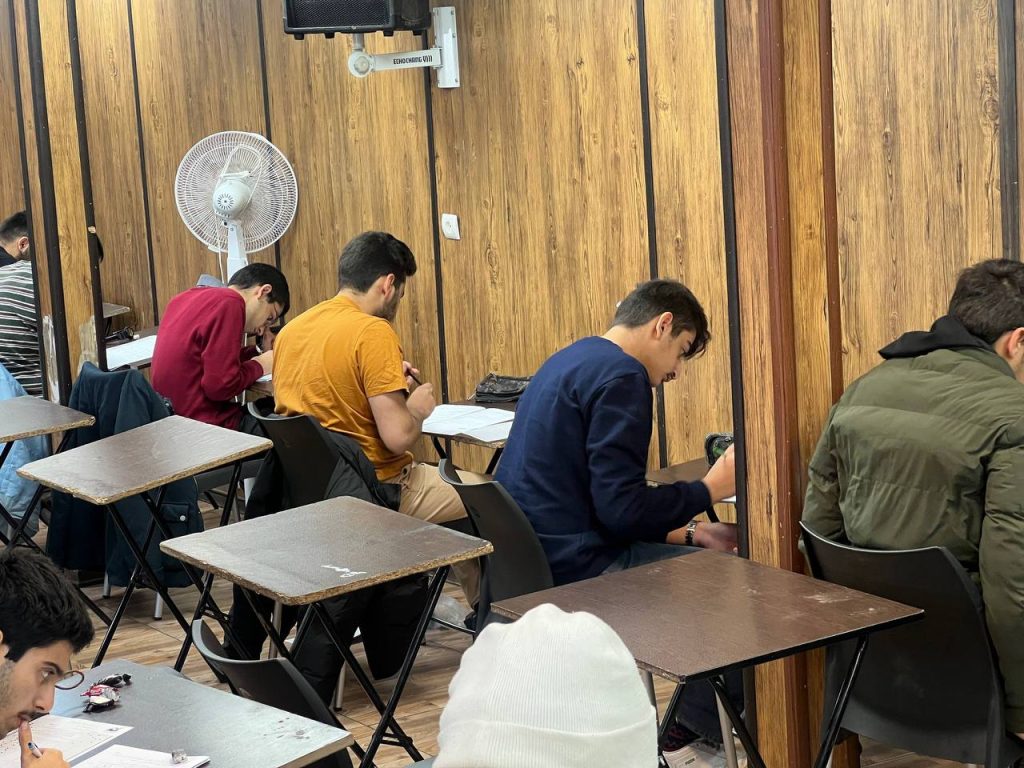 برگزاری آزمون جامع ۶ مدارس برتر پایه دوازدهم دوره ۲۲ در دبیرستان سلام تجریش