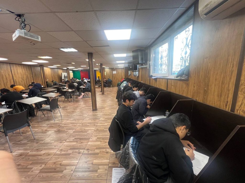 برگزاری آزمون جامع ۶ مدارس برتر پایه دوازدهم دوره ۲۲ در دبیرستان سلام تجریش