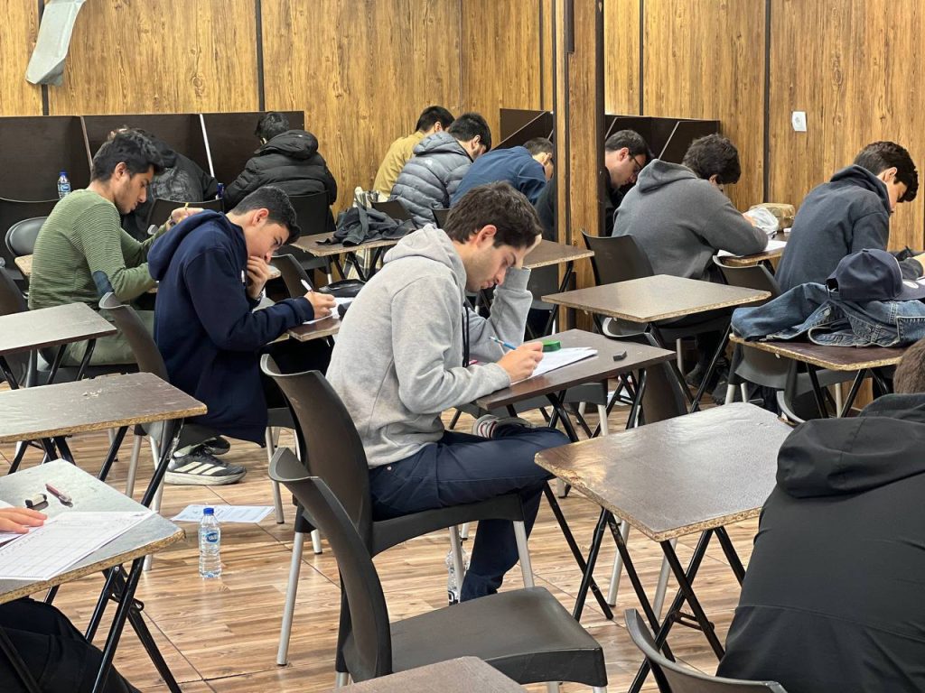 برگزاری آزمون جامع ۶ مدارس برتر پایه دوازدهم دوره ۲۲ در دبیرستان سلام تجریش