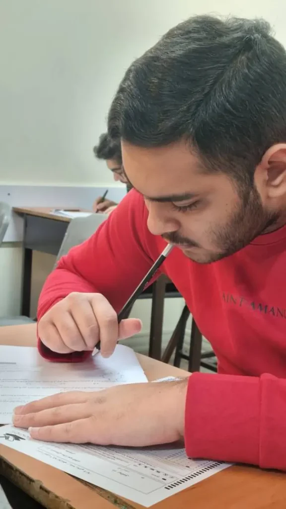 آزمون جامع مدارس برتر در دبیرستان سلام نجم الثاقب – گزارش تصویری