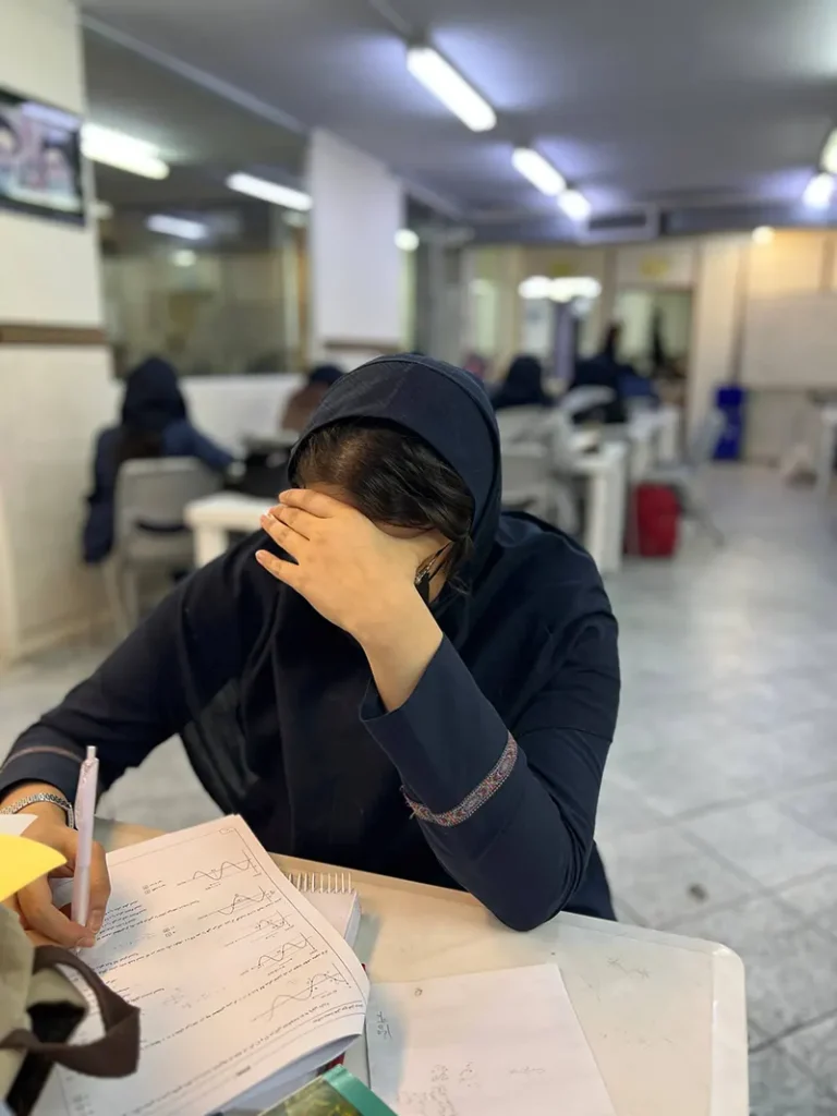 گزارش تصویری از اردو مطالعاتی عصر آذر ماه رشته ریاضی و تجربی در دبیرستان دوره دوم دخترانه سلام ونک