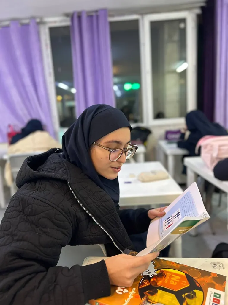 گزارش تصویری از اردو مطالعاتی عصر آذر ماه رشته ریاضی و تجربی در دبیرستان دوره دوم دخترانه سلام ونک