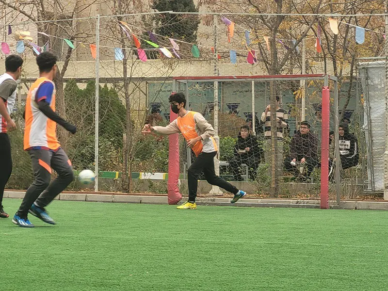 دیدار فوتبال نوشمک سازان و فولاد سیتی در جام قهرمانان دبیرستان سلام شهید زین الدین