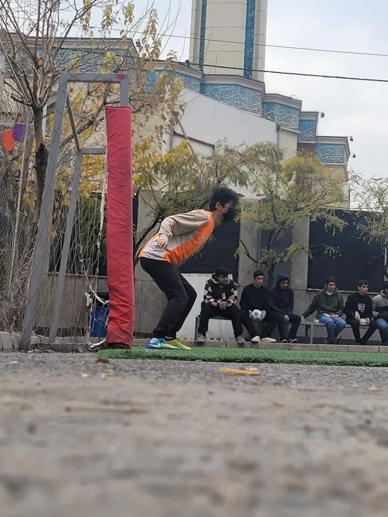 دیدار فوتبال نوشمک سازان و فولاد سیتی در جام قهرمانان دبیرستان سلام شهید زین الدین