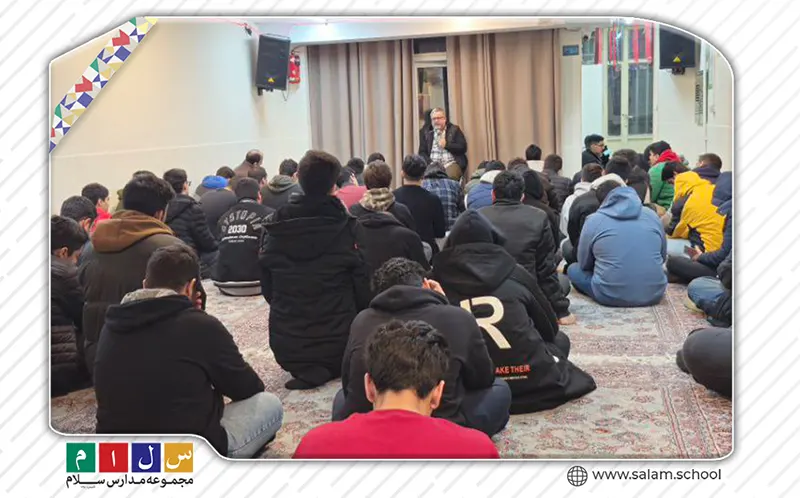 برگزاری مراسم زنگ توسل و زیارت عاشورا در دبیرستان سلام نجم‌الثاقب