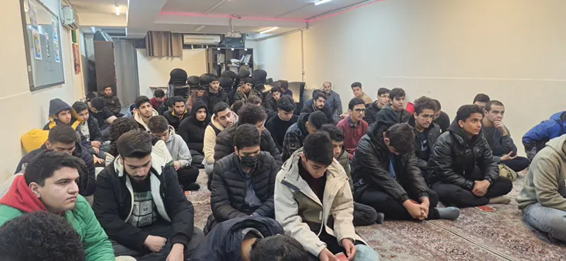 برگزاری مراسم زنگ توسل و زیارت عاشورا در دبیرستان سلام نجمالثاقب