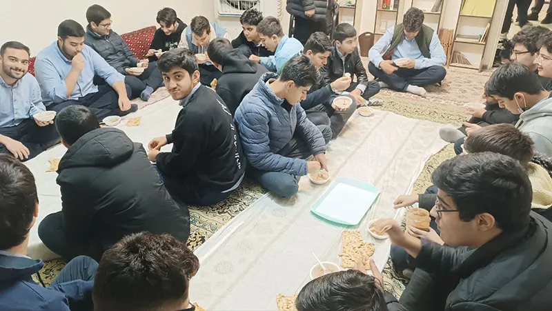 برگزاری زیارت عاشورا در دبیرستان سلام ایرانزمین