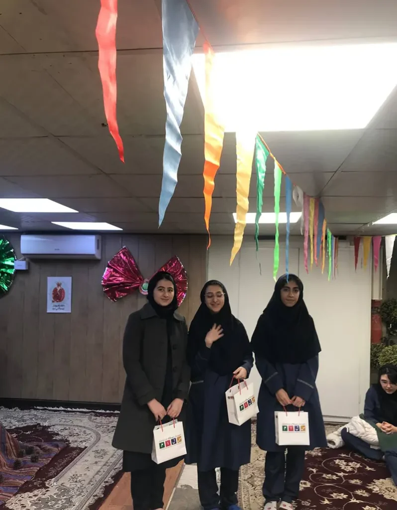 برگزاری مراسم شب یلدا در دبیرستان دخترانه دوره دوم سلام ونک