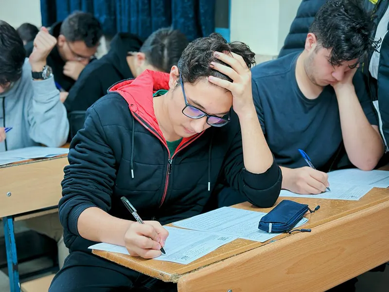 شروع آزمون های پایان ترم اول دبیرستان سلام صادقیه دوره دوم از سه شنبه ۲ دی ماه ۱۴۰۴