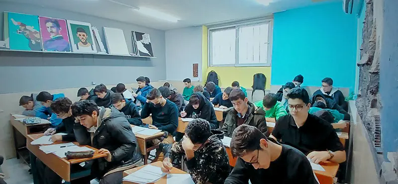 شروع آزمون های پایان ترم اول دبیرستان سلام صادقیه دوره دوم از سه شنبه ۲ دی ماه ۱۴۰۴