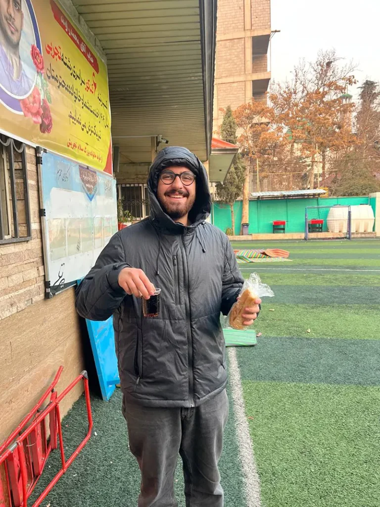 پذیرایی عصرانه اردوی مطالعاتی دی ماه پایه دوازدهم دوره ۲۲ دبیرستان سلام تجریش