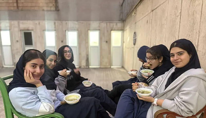 برگزاری اردو مطالعاتی پایه دوازدهم در دبیرستان دوره دوم دخترانه سلام ونک