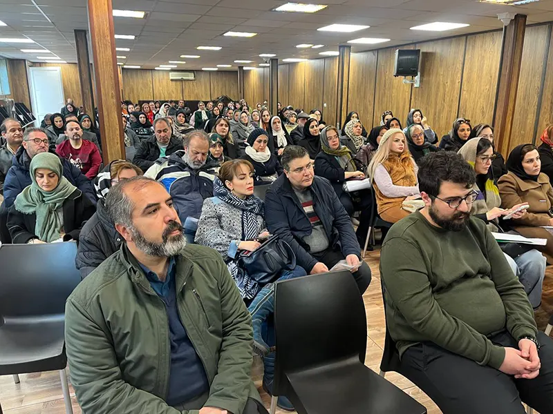 جلسه مهم اولیا و توزیع کارنامه نوبت اول پایه دهم دبیرستان سلام تجریش؛ گامی به سوی موفقیت تحصیلی