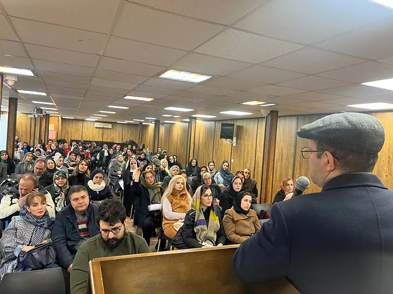 جلسه مهم اولیا و توزیع کارنامه نوبت اول پایه دهم دبیرستان سلام تجریش؛ گامی به سوی موفقیت تحصیلی