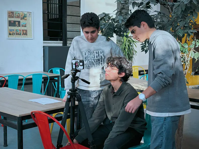 آمادگی و تکمیل کارهای فرهنگی و هنری بچههای صادقیه برای سیزدهمین جشنواره اسوه حسنه و جشنواره فردا