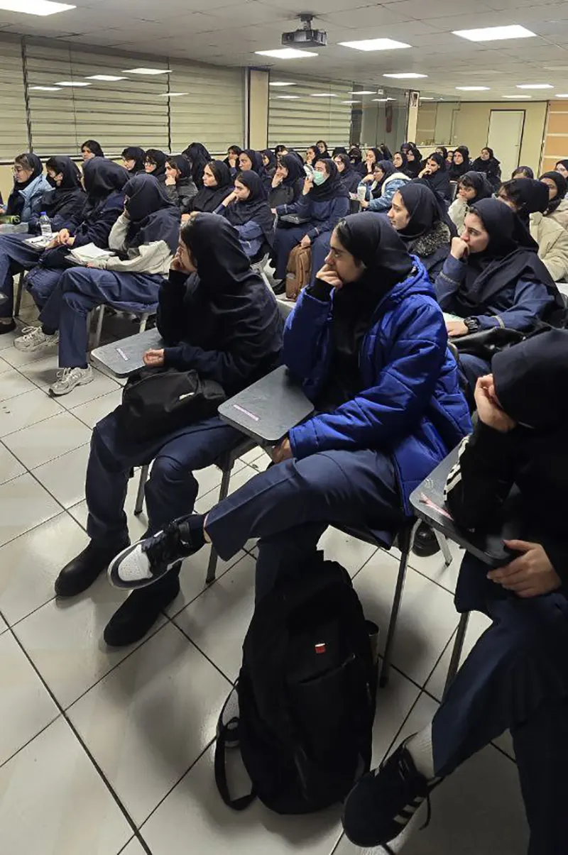 برگزاری همایش انگیزشی شرکت در آزمون های کشوری مرحله اول المپیاد در دبیرستان دوره دوم دخترانه سلام ونک