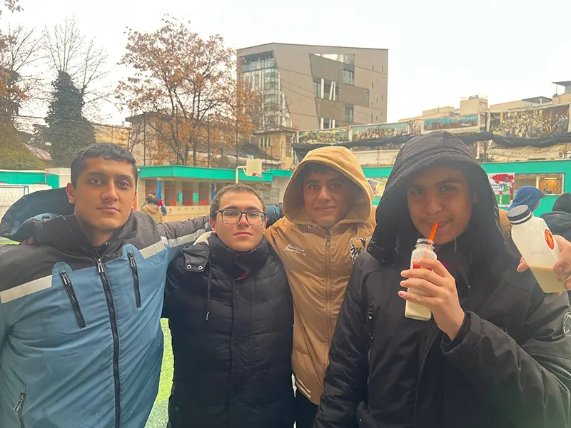 پذیرایی به مناسبت روز میلاد امیرالمومنین علی علیه السلام در دبیرستان سلام تجریش