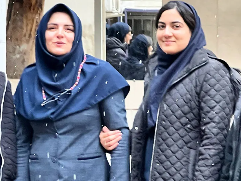 اردوی مطالعاتی کنکور 1405 در هوای برفی دبیرستان دوره دوم دخترانه سلام ونک