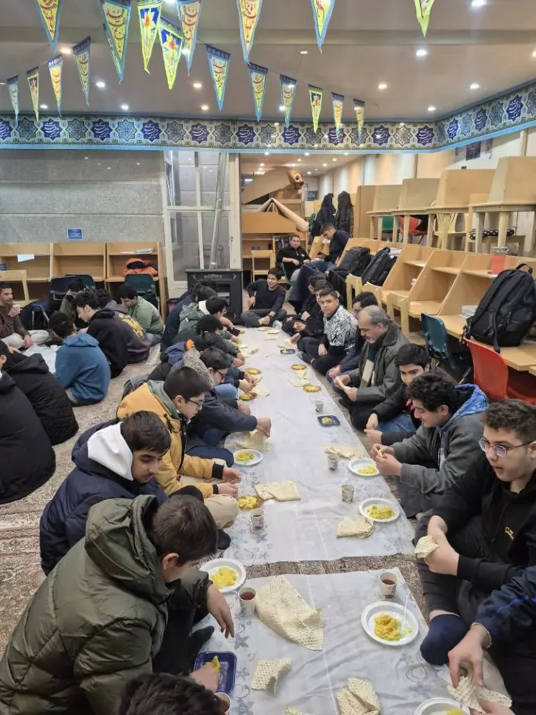 برگزاری باشکوه مراسم قرائت دعای عهد و جشن مهدویت در دبیرستان شهید زینالدین