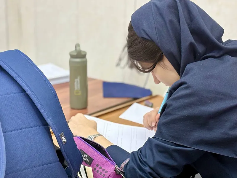 برگزاری آزمون صبح گاهی رشته ریاضی و تجربی در دبیرستان دوره اول دخترانه سلام ونک