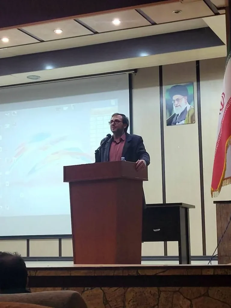 برگزاری جلسات توزیع کارنامه ترم اول پایه دهم و یازدهم در دبیرستان سلام شهید زینالدین