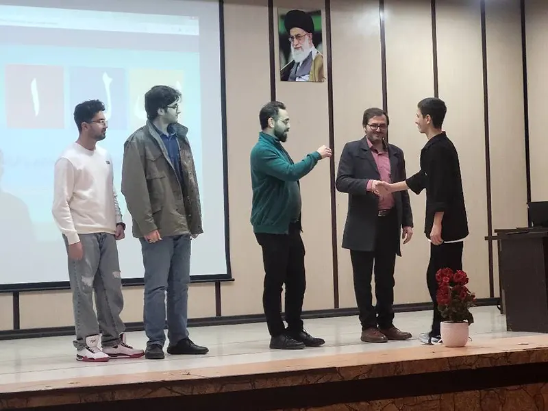 برگزاری جلسات توزیع کارنامه ترم اول پایه دهم و یازدهم در دبیرستان سلام شهید زینالدین