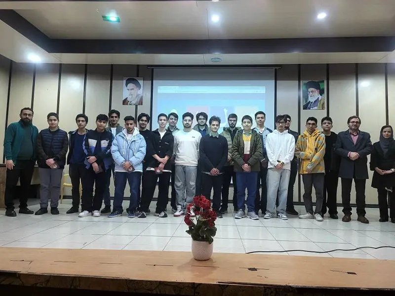 برگزاری جلسات توزیع کارنامه ترم اول پایه دهم و یازدهم در دبیرستان سلام شهید زینالدین