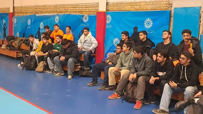 آخرین تمرینات تیمهای ورزشی دبیرستان جهت حضور پرقدرت در مسابقات ورزشی سلام اسپورت دبیرستان سلام شهید زینالدین