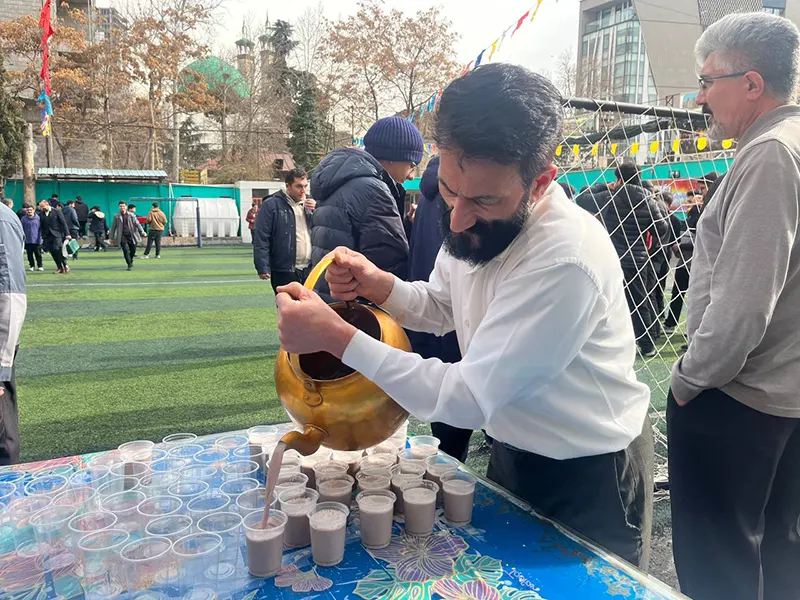 برگزاری جشن نیمه شعبان با پذیرایی از دانشآموزان در دبیرستان سلام تجریش