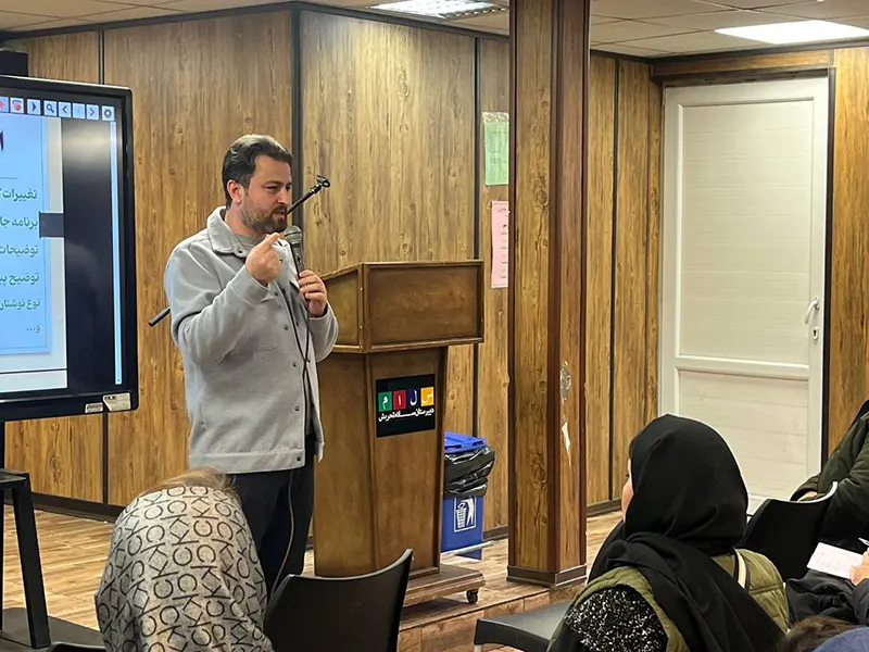 جلسه اولیای محترم پایه یازدهم دوره ۲۳ و توزیع کارنامههای نوبت اول دبیرستان سلام تجریش