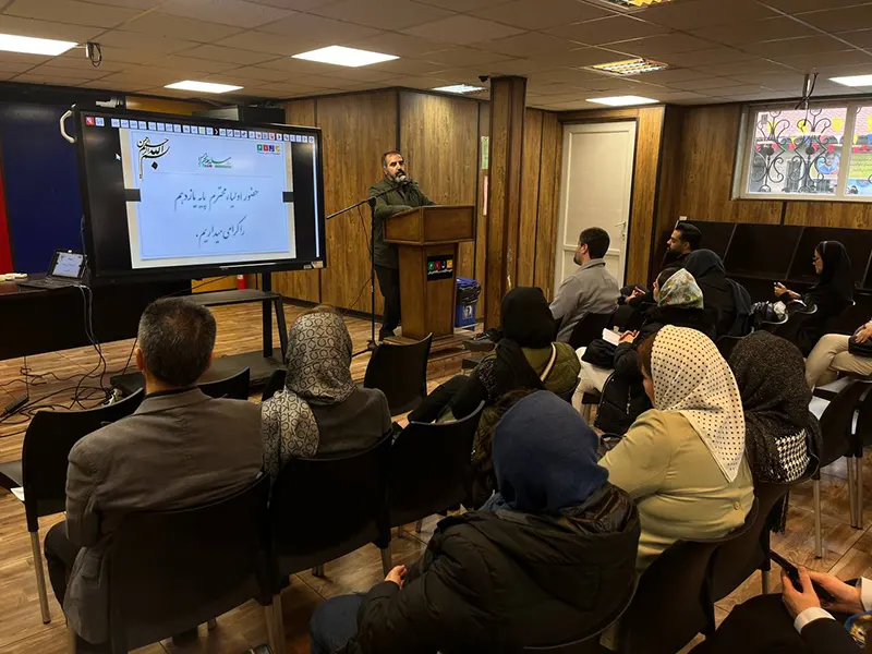 جلسه اولیای محترم پایه یازدهم دوره ۲۳ و توزیع کارنامههای نوبت اول دبیرستان سلام تجریش