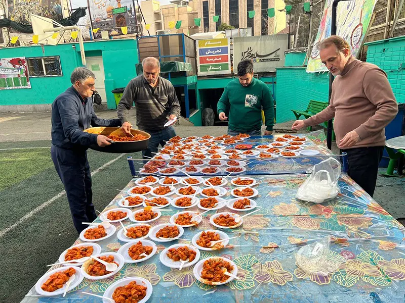 پذیرایی عصرانه اردوی مطالعاتی دی ماه پایه دوازدهم دوره ۲۲ در دبیرستان سلام تجریش