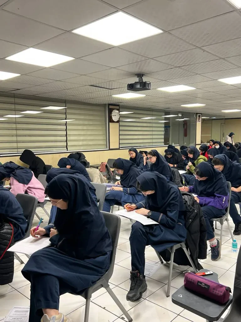 برگزاری نهمین آزمون نشانه مدارس برتر در دبیرستان دوره دوم دخترانه سلام ونک