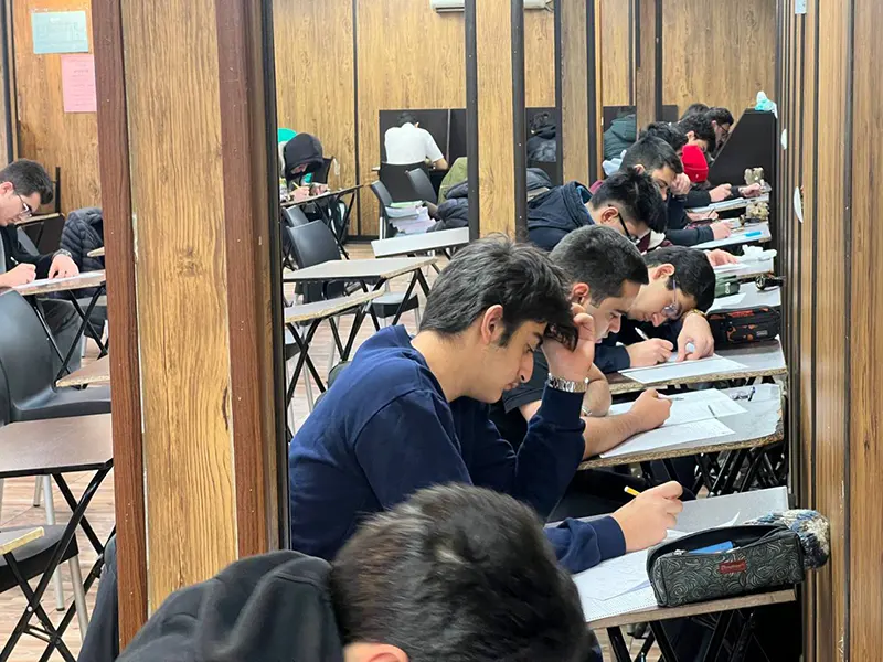 برگزاری آزمون جامع ۹ پایه دوازدهم دوره ۲۲ در دبیرستان سلام تجریش