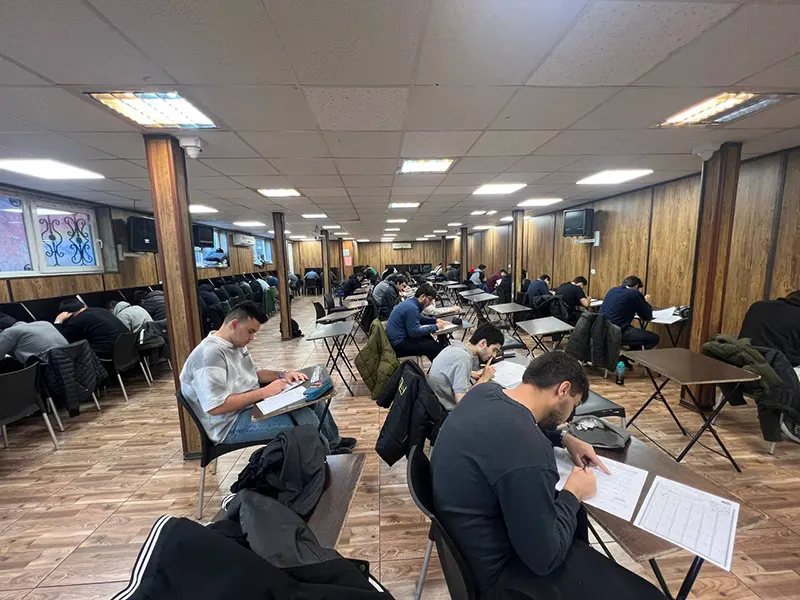 برگزاری آزمون جامع ۹ پایه دوازدهم دوره ۲۲ در دبیرستان سلام تجریش