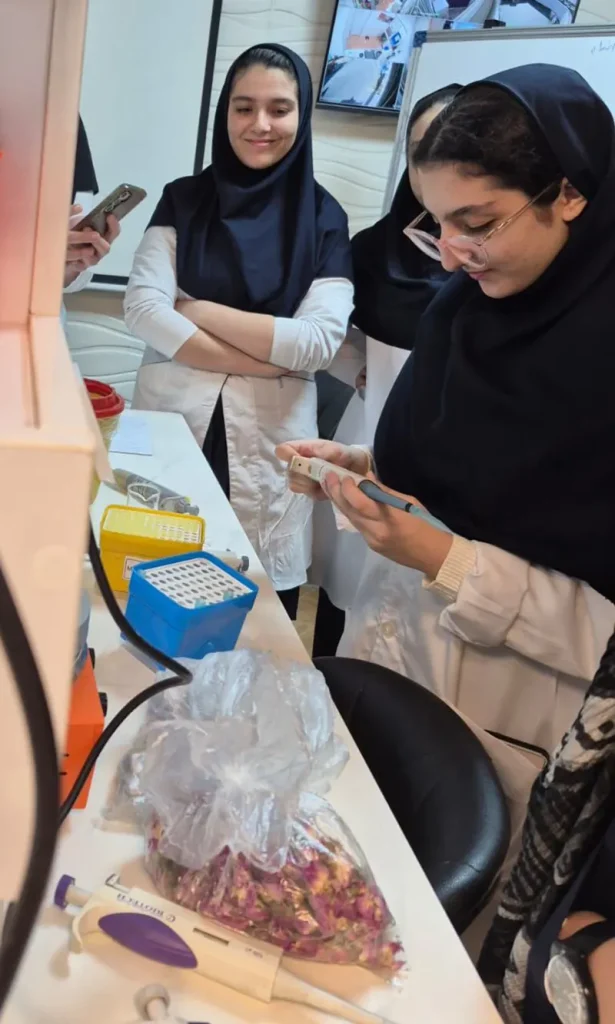 پروژه نوآورانه زیست پزشکی در دبیرستان دخترانه دوره دوم سلام ونک؛ گامی به سوی درمان سوختگی درجه 2