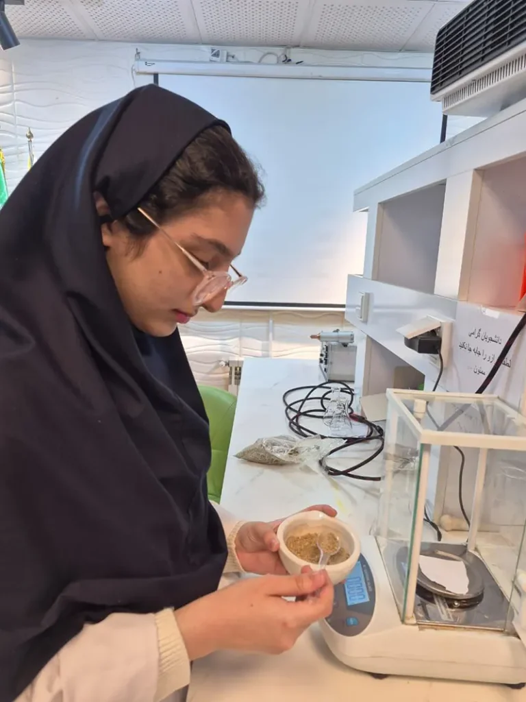 پروژه نوآورانه زیست پزشکی در دبیرستان دخترانه دوره دوم سلام ونک؛ گامی به سوی درمان سوختگی درجه 2