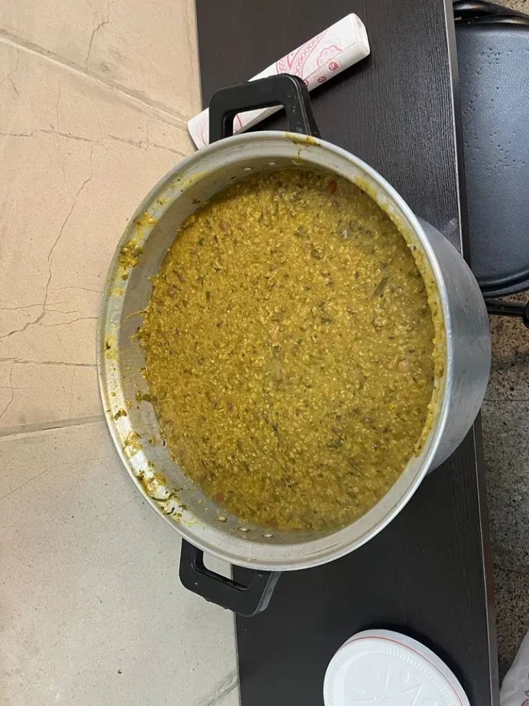 برگزاری افطاری شب پنجم ماه مبارک رمضان در اردوی مطالعاتی پایه دوازدهم دوره 22 دبیرستان سلام تجریش