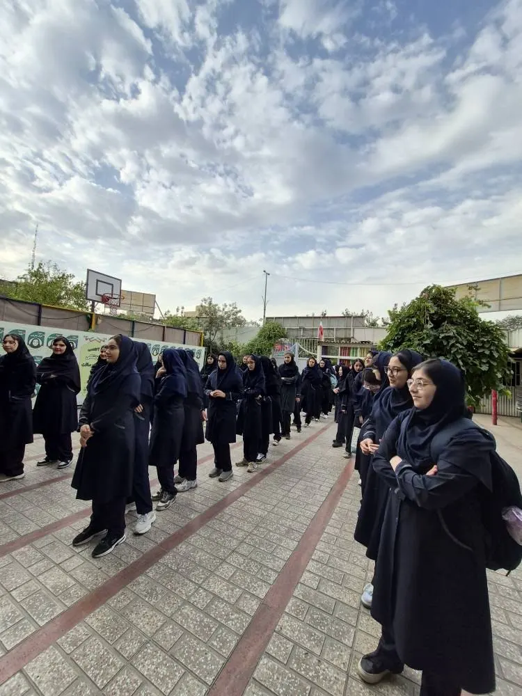 آغاز سال تحصیلی دوازدهمیهای دبیرستان دخترانه سلام رسالت